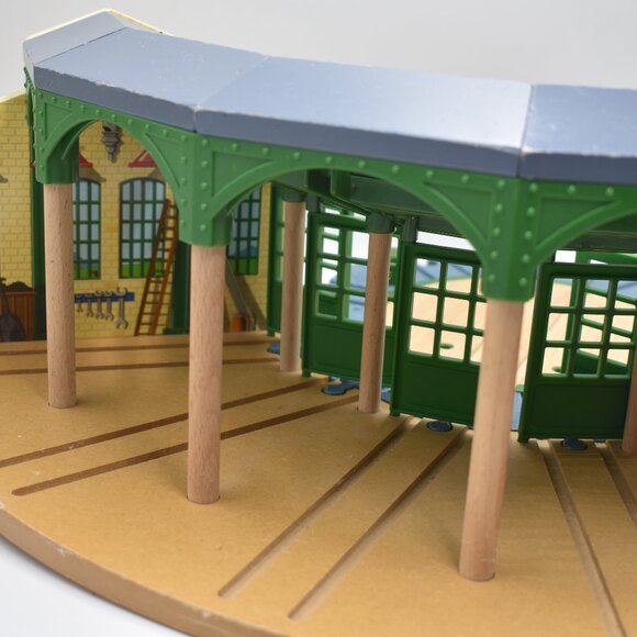 Thomas & Friends Y4367 Mattel Wooden Railway Tidmouth Sheds Turntable Roundabout - Picture 11 of 16